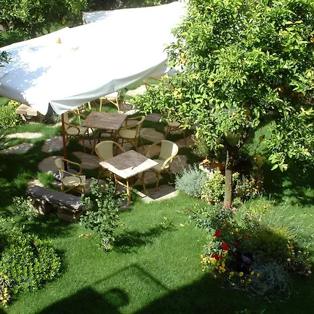 Il Roseto Bed & Breakfast 2*