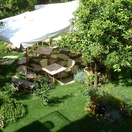 Frühstückspension Il Roseto 4*